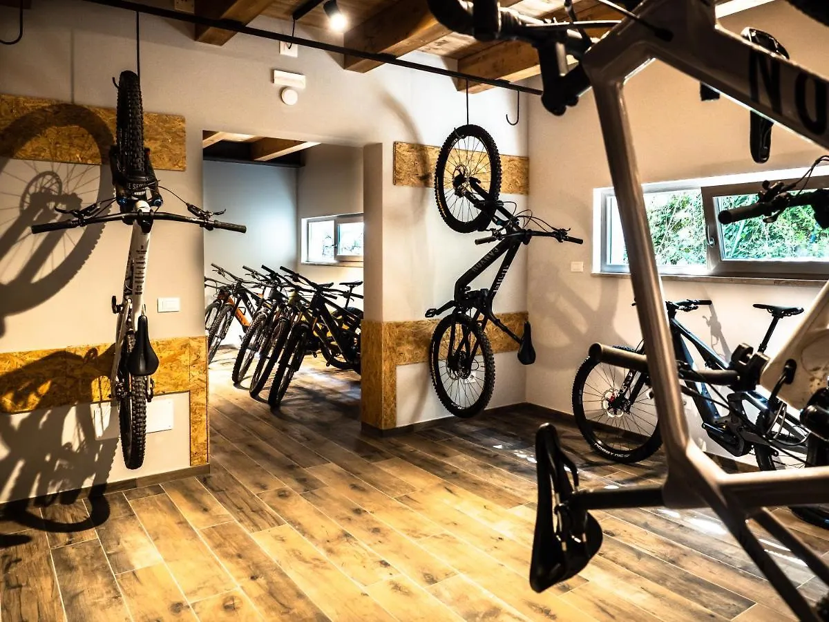 Sleep 'N' Ride Massa Marittima Hotel